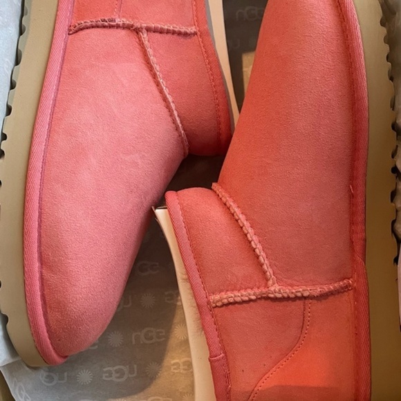 UGG Shoes - Size 8 Uggs in Pink Blossom